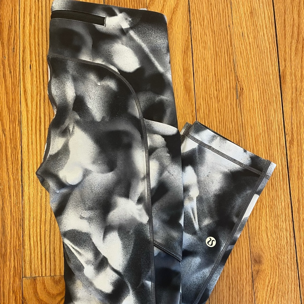 Lululemon leggings size 2